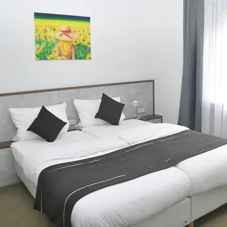 Hotel Kuehns Muehle Guest house Oestrich-Winkel